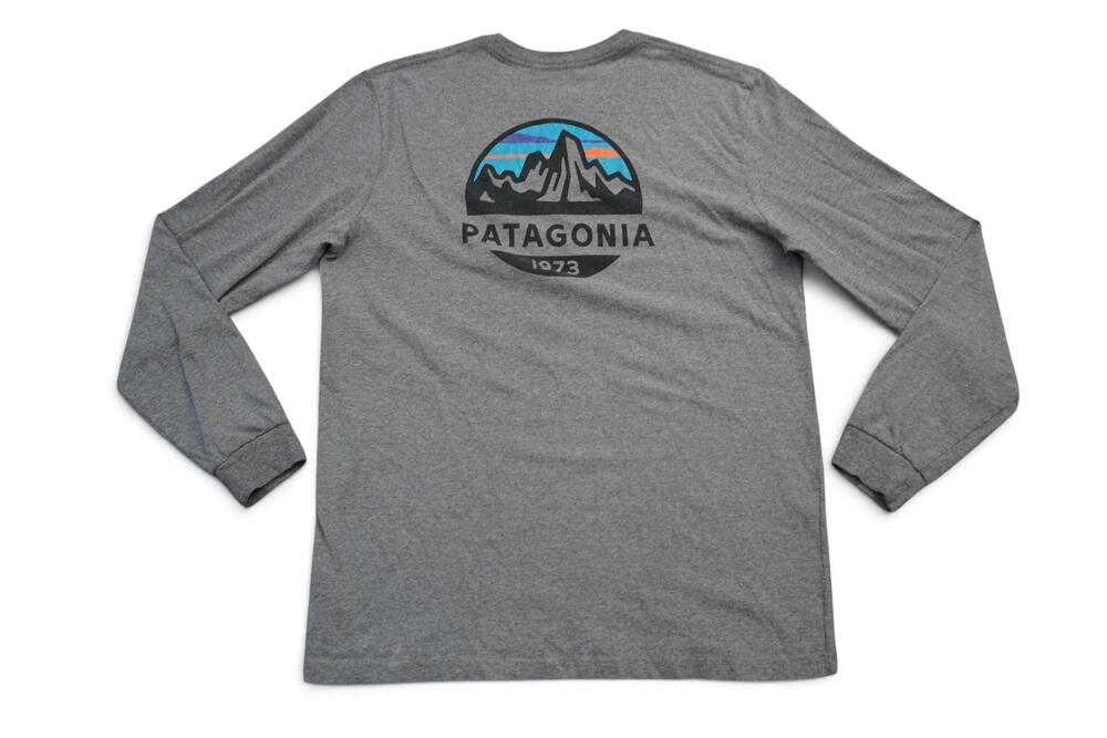 Patagonia Shirt Mens Medium Gray Long Sleeve Responsibili-Tee Graphic Tee
